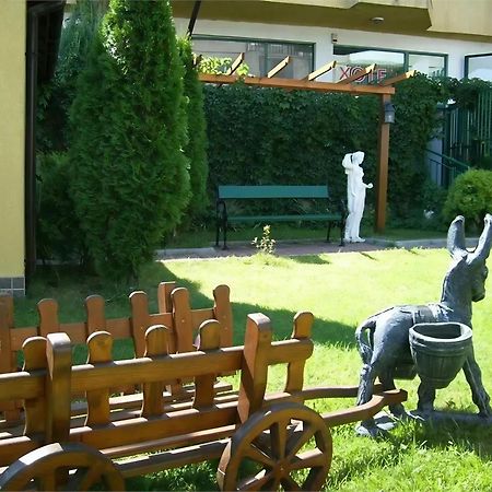 Семеен Хотел Надежда Razlog Ngoại thất bức ảnh